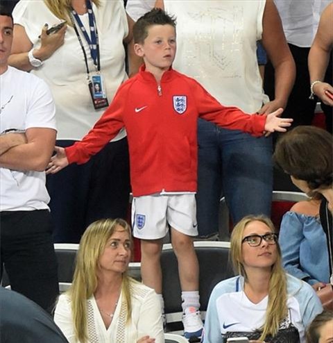 Con trai Wayne Rooney gia nhap doi tre Manchester United hinh anh 2