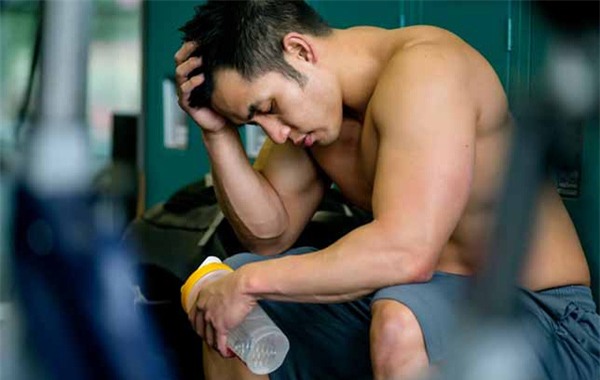 thói quen gây đau lưng