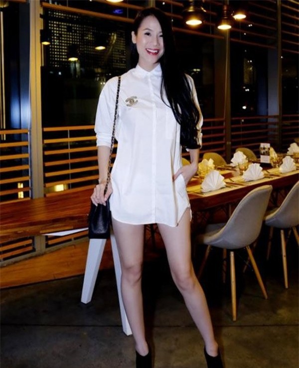 my-nhan-viet-khong-quan-tung-tang-di-choi-blogtamsuvn016