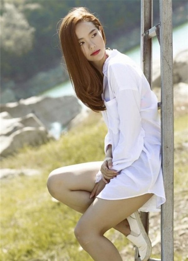 my-nhan-viet-khong-quan-tung-tang-di-choi-blogtamsuvn09