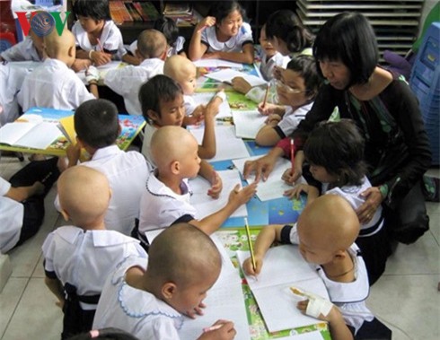 nguoi mang tri thuc den voi benh nhi ung thu hinh 1