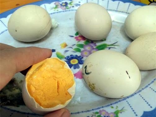 Bong bóng cá, bèo tây, trứng ung, sâu măng, rau dại, đuông dừa, thức ăn gia súc, đặc sản, dân Hà thành, Hà Nội, dân sành ăn