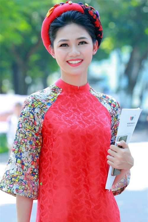 https://ttol.vietnamnetjsc.vn//2016/10/13/15/33/thanh-tu-toi-thay-may-vi-khong-dang-quang-hoa-hau-vn_1.jpg
