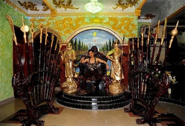 ngoc-son-va-nhung-cau-chuyen-co-mot-khong-hai-chua-ai-dam-lam-blogtamsuvn01