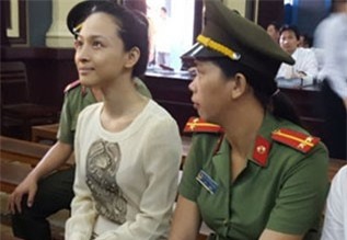 Neu duoc bai nai, Phuong Nga co thoat trach nhiem hinh su? hinh anh 1