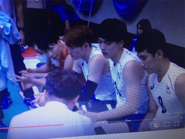 Giờ cầu thủ bóng chuyền cũng cứ phải đẹp trai như ca sĩ thế này mới được cơ! - Ảnh 4.