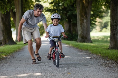 3 sai lam kinh dien cua me viet vo tinh huy hoai su tu tin cua tre - 3