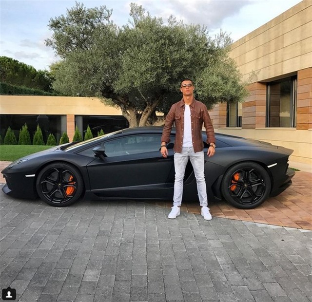 Ronaldo cho 'sieu bo' tri gia 260.000 bang tai xuat hinh anh 1