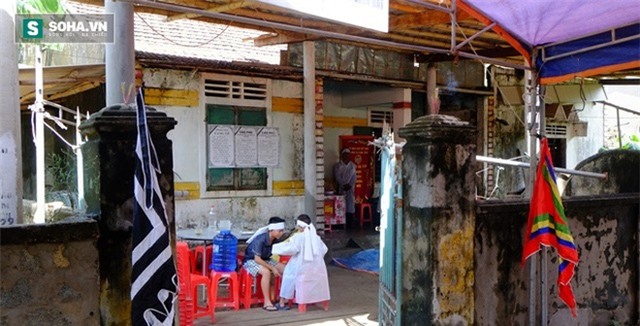 Nước mắt vợ trẻ, con thơ bên dòng sông Gianh sau cơn lũ kinh hoàng