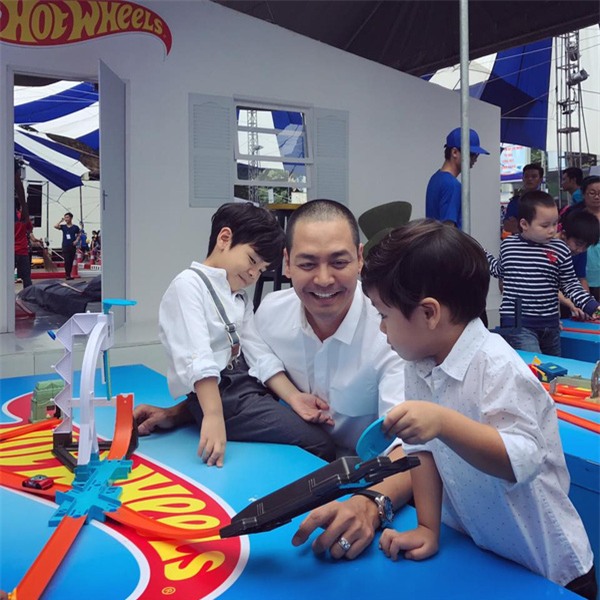 MC Phan Anh: Tôi thấy mình hèn vì chưa làm được hết sức cho quê hương - Ảnh 3.