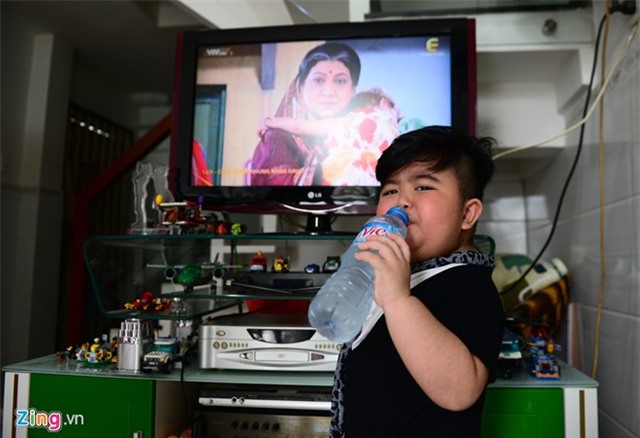 Cuộc sống thiếu tình cha của thần đồng Tin Tin - Ảnh 2.