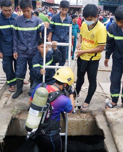 canh-sat-pccc-7792-1410074726.jpg
