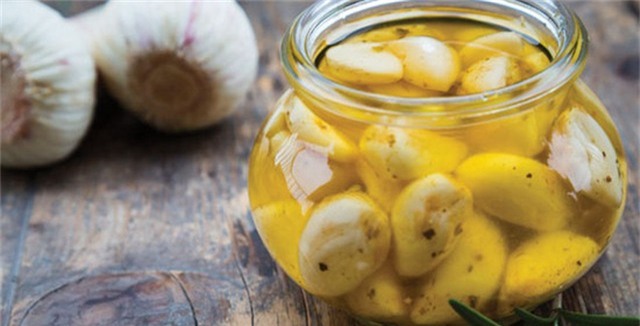 Cách chế biến tỏi thành phương thuốc quý chữa cảm cúm trong mùa lạnh - Ảnh 1.