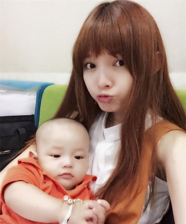 dung sung sot khi cac ba vo trong showbiz viet khoe mat moc - 2