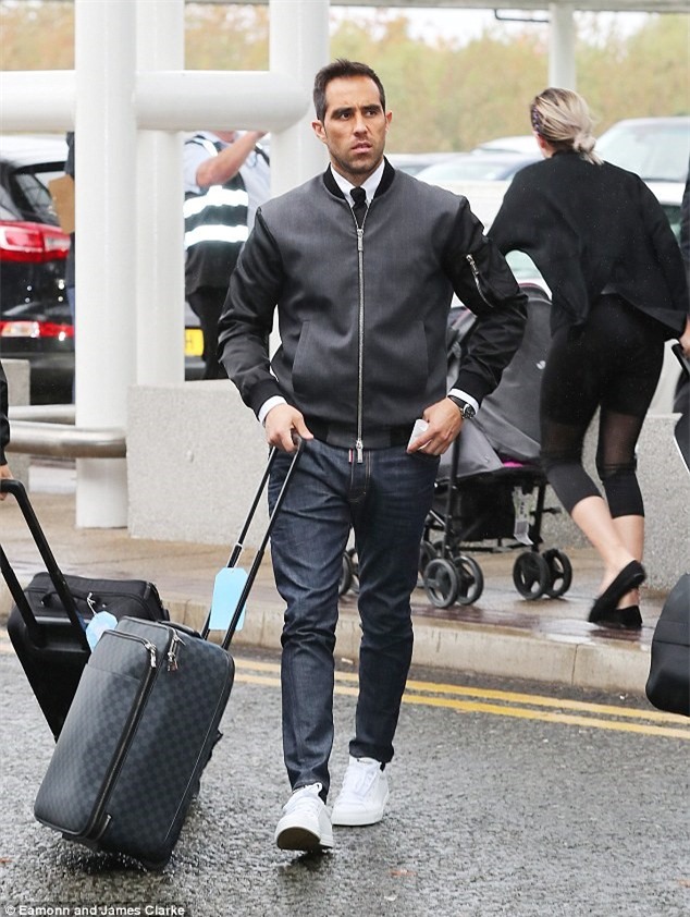 Pep cung hoc tro dien dong phuc sanh dieu den Barcelona hinh anh 8