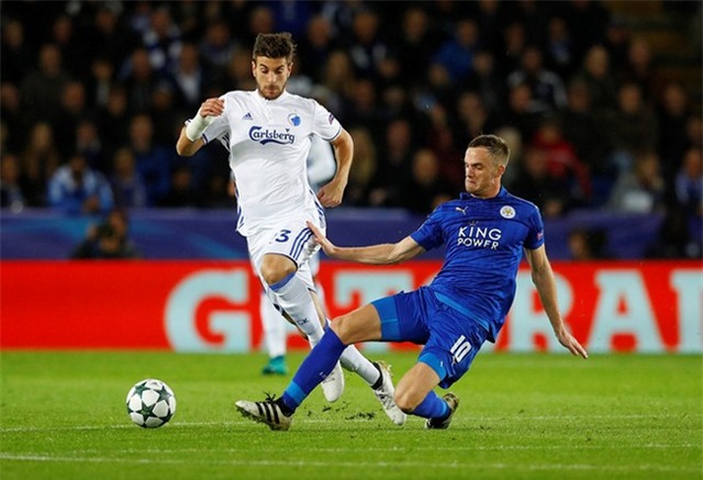 Leicester toàn thắng ở Champions League, đối mặt án phạt vì pháo sáng - Ảnh 6.