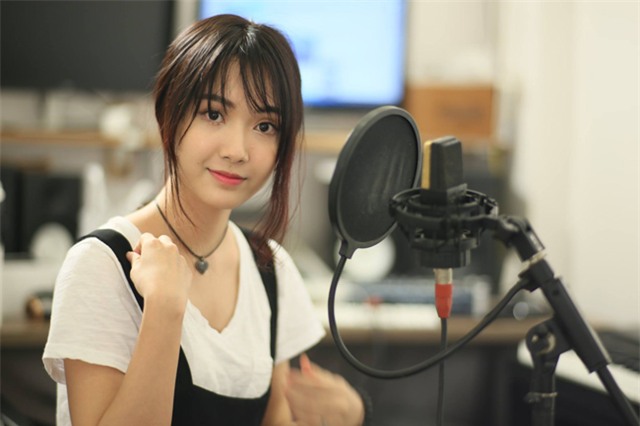 choang voi guong mat lot het son phan cua "thanh nu bolero" hinh anh 1