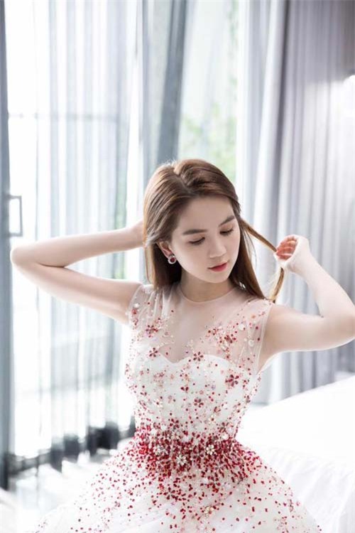 day moi la kieu toc va mau toc hot nhat cac my nhan viet cung theo duoi - 11