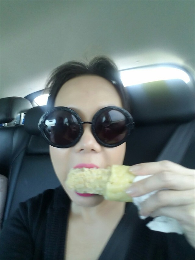 Không chỉ Phan Anh, Hà Hồ mà hàng loạt sao Việt cũng lên đường cứu trợ bà con miền Trung - Ảnh 13.