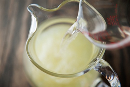 giam gap 3kg/tuan nho viec bam gung bo vao nuoc uong - 4