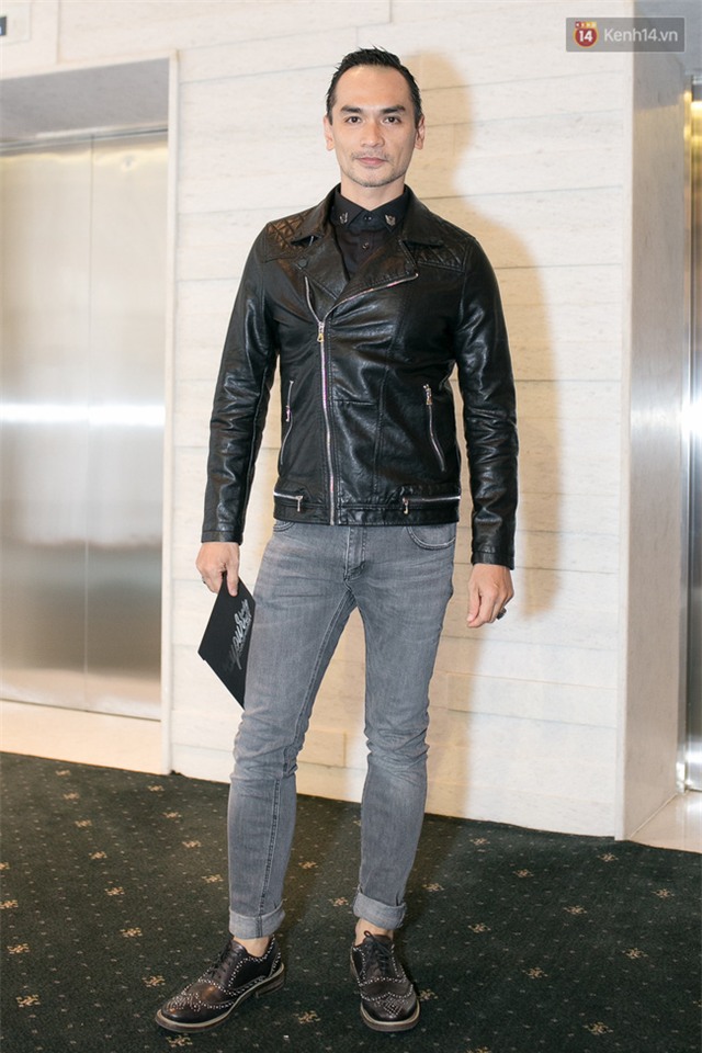 Chi Pu - Phạm Hương sexy ngang ngửa, Angela Phương Trinh ôm chó lên thảm đỏ thời trang - Ảnh 21.