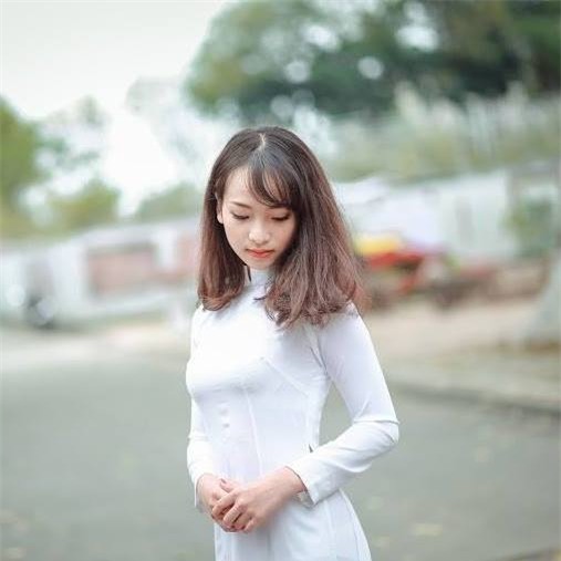 Nhận thấy bản thân là người trầm tính, hướng nội, Chi chọn và tham gia số ít các hoạt động ngoại khóa em tâm đắc nhất ở lĩnh vực bảo vệ môi trường và năng lượng xanh.