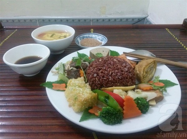 Điểm danh các quán chay ngon, giá mềm tại Hà Nội 18