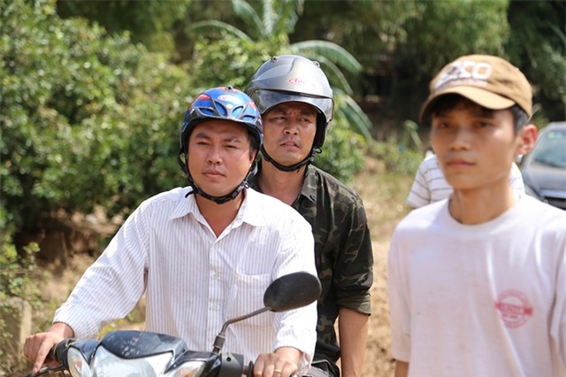 Phan Anh đi xe máy vào vùng sâu gặp người dân Quảng Bình