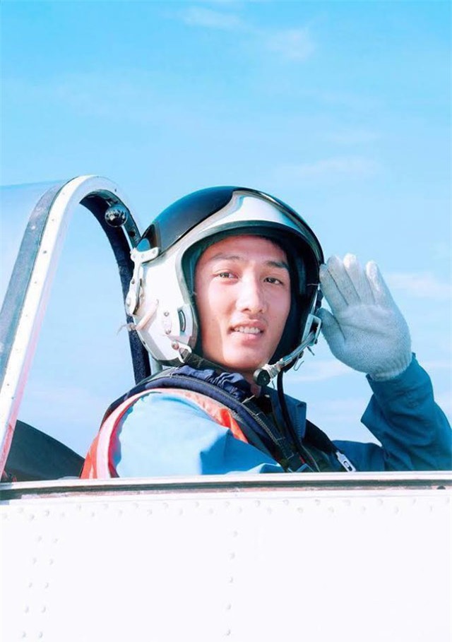 may bay roi: nghen ngao tam su cua chang phi cong tre gui me hinh anh 1