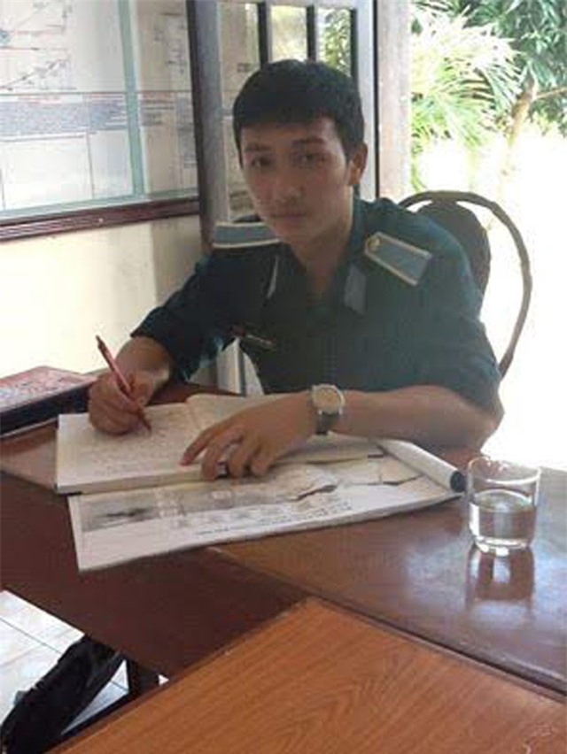 may bay roi: nghen ngao tam su cua chang phi cong tre gui me hinh anh 2