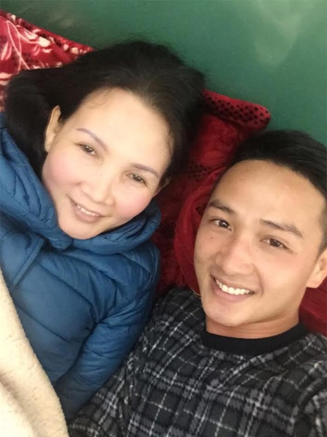 may bay roi: nghen ngao tam su cua chang phi cong tre gui me hinh anh 3