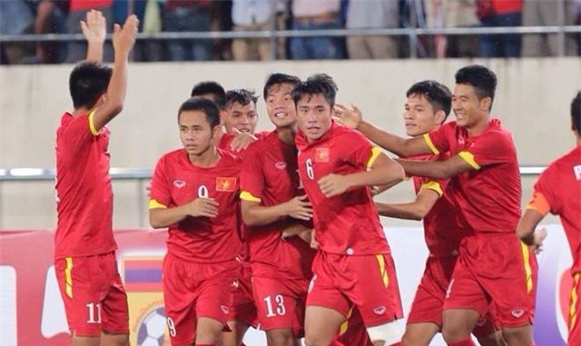 Nước mắt chan đầy câu chuyện của hai Sao mai U19 Việt Nam - Ảnh 2.