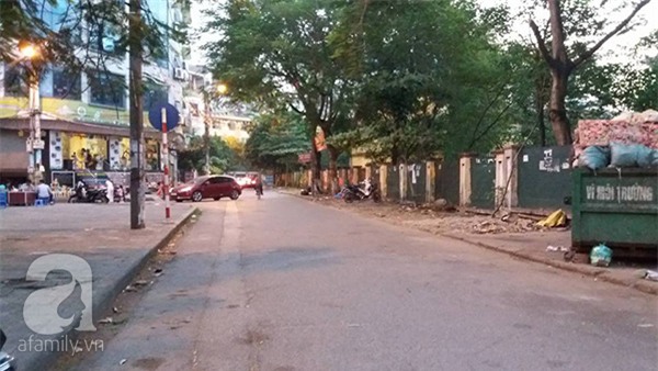 tôn cứa cổ