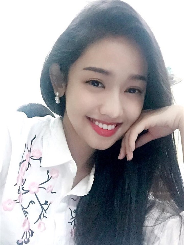 Thuý Vi tái xuất sau 1 tuần mất tích, với vòng 1 khủng và mí mắt sưng vù - Ảnh 9.