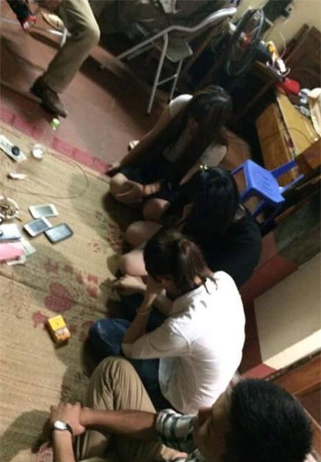 su thay o thai nguyen dat 3 co gai ve chua danh bai an tien qua dem - 4