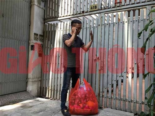 khach danh nu nhan vien hang khong tim den nha xin loi - 2