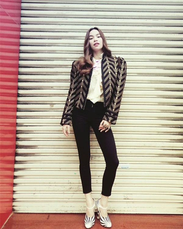 hồ ngọc hà đụng hàng