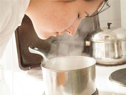 da bao gio ban thu dap mang boc thuc pham len mui chua? - 3