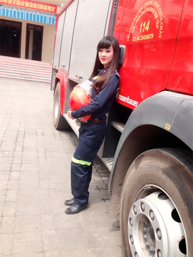 Ở trường, Hải Thu luôn là thanh niên xung kích trong các phong trào. Chính vì vậy, cô được giáo viên chủ nhiệm và các thành viên trong lớp bầu làm tiểu đội trưởng.