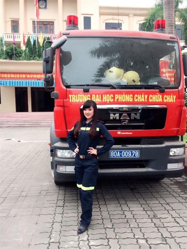 Lí do mà một cô gái trẻ trung, yêu cái đẹp mềm mại thi vào trường ĐH Phòng cháy chữa cháy là do khi còn nhỏ Thu xem nhiều bộ phim, chứng kiến sự hy sinh của người lính cứu hỏa nên muốn sau này được làm công việc này để chiến đấu với giặc lửa, bảo vệ an toàn tính mạng cho người dân.