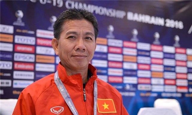 HLV Hoàng Anh Tuấn và các học trò đã viết lên trang sử mới cho bóng đá Việt Nam. Ảnh: AFC.