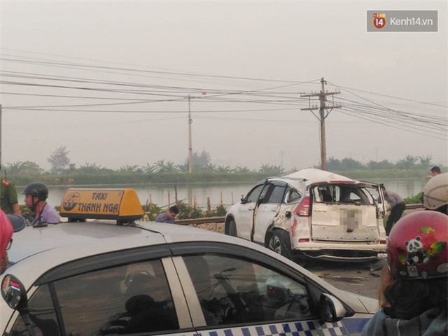 Hà Nội: Tàu hỏa tông trực diện ô tô Honda CRV, 5 người tử vong - Ảnh 2.