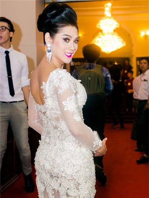 sao viet hang a cung co luc xuong sac tram trong vi trang diem loi - 8