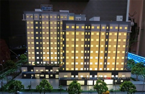 be gai 4 tuoi roi tu tang 8 chung cu tu vong - 1