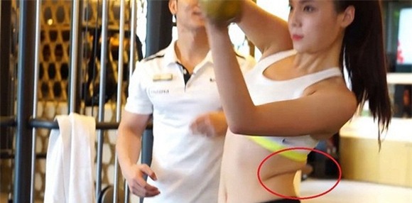 Mỹ nhân Việt eo ngấn mỡ 4