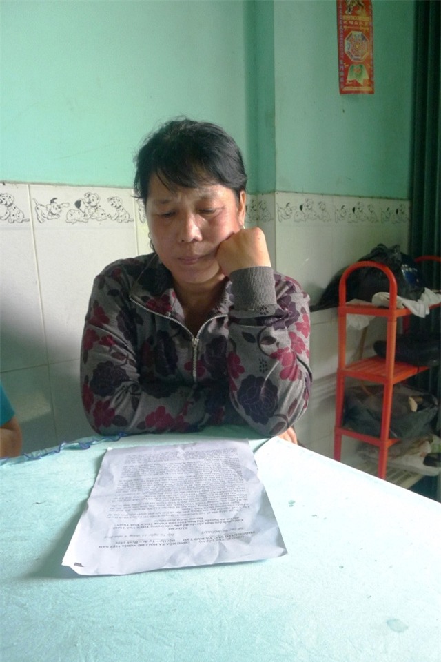 Số tiền dành dụm cả trăm triệu đồng, cô Hà góp vào chơi hụi nay bị đồng nghiệp giật hết. Hiện nay cô Hà đã về hưu, không có chồng, con....