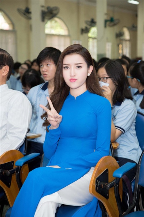 ky duyen va huyen my ai xinh hon trong mau ao thanh nien - 4