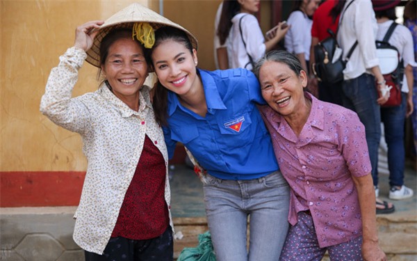 pham-huong-het-long-voi-ba-con-vung-lu-10