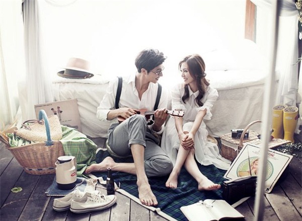 Hạnh phúc thực sự liệu có cần ồn ào “show” cho mọi người thấy?