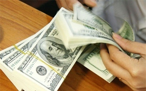 Chiều nay 25/10, giá USD tại nhiều ngân hàng thương mại tăng 10 VND, bán ra ở mức 22.380 VND.